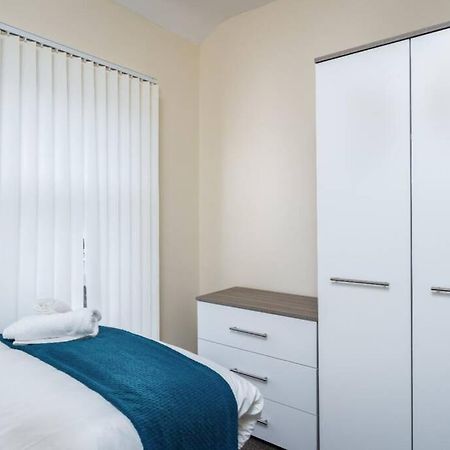 Sleeps 5, Smart Tv'S In Bedrooms Swansea Exterior photo